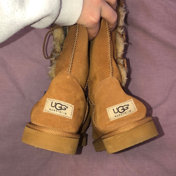 Bailey Button Triplet Uggs Boot - Picture 2 of 7